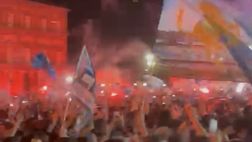 Napoli in vantaggio, piazza del Plebiscito è una bolgia: esplode al gol di McTominay