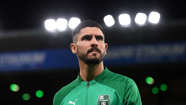 REGGIO NELL'EMILIA, ITALY - OCTOBER 21: Martin Erlic of US Sassuolo looks on during the Serie A TIM match between US Sassuolo and SS Lazio at Mapei Stadium - Citta' del Tricolore on October 21, 2023 in Reggio nell'Emilia, Italy. (Photo by Alessandro Sabattini/Getty Images) Sassuolo, Erlic: “Tutta la squadra deve migliorare non solo noi difensori” - immagine 1