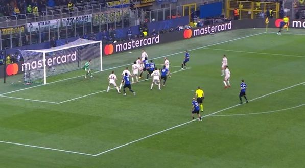 Figo: “Con il Barcellona sarà dura, ma speriamo che l’Inter arrivi in finale”- immagine 2