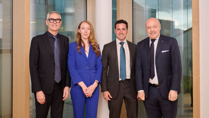 MILAN, ITALY - MAY 22: (L-R) CEO Corporate FC Internazionale Alessandro Antonello, Oaktree's Global Opportunities strategy Managing Director Katherine Ralph, Managing Director and Co-Head of Europe for Oaktree's Global Opportunities strategy Alejandro Cano, CEO Sport FC Internazionale Giuseppe Marotta attend a meeting between FC Internazionale new owners Oaktree and Club's Management on May 22, 2024 in Milan, Italy. (Photo by Guido De Bortoli/Getty Images) Oaktree: “Marotta darà continuità, pronti a sostenere l’Inter dentro e fuori dal campo” - immagine 1
