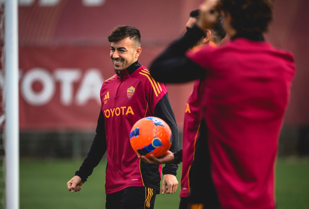 Trigoria, Roma in campo per l’allenamento del venerdì – FOTO GALLERY - immagine 34