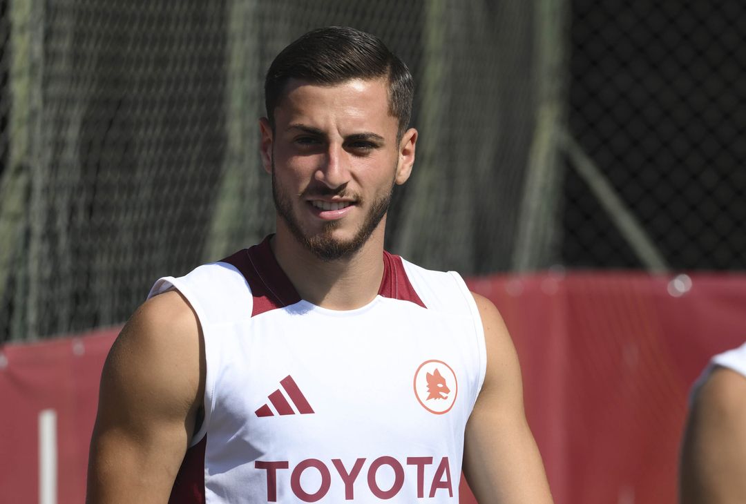 Ritiro Roma, lavoro sul campo e in palestra a Trigoria – FOTO GALLERY - immagine 14