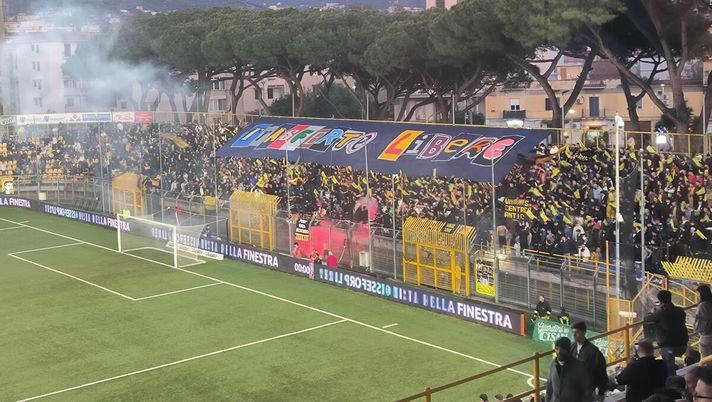 Derby animato e polemico, ma a tinte gialloblù: la Juve Stabia vince con la Salernitana - immagine 1