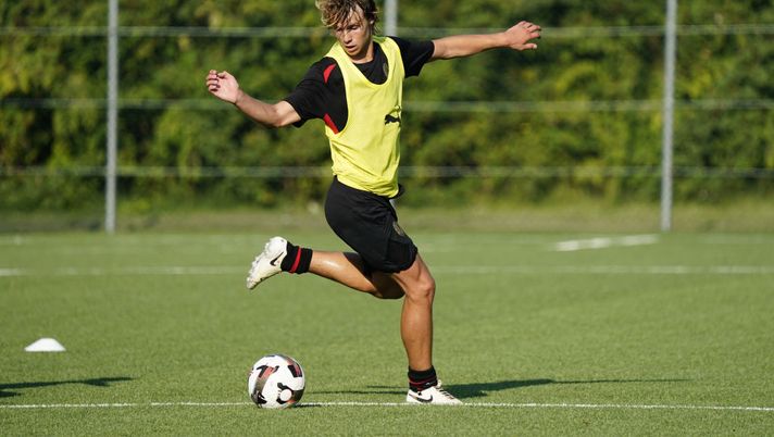 Primo contratto da professionista per il figlio dell’ex viola Gianluca Comotto - immagine 1