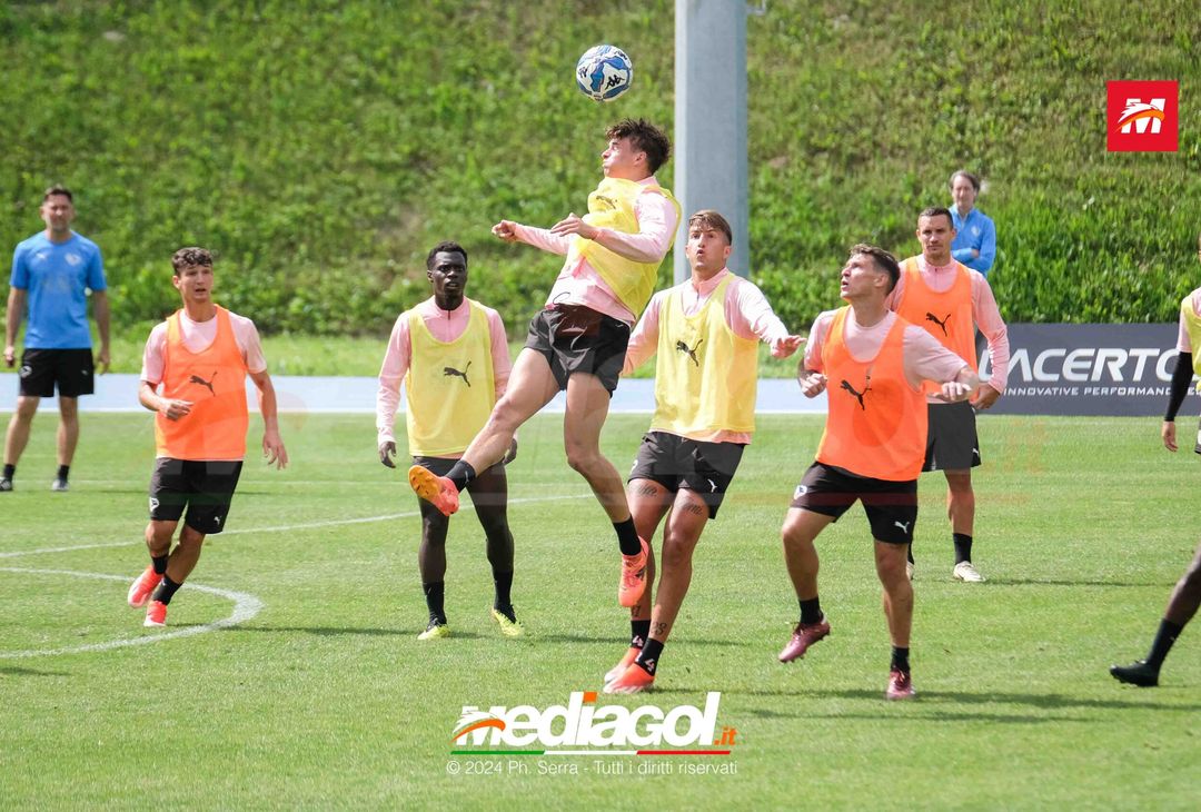 FOTO Ritiro Palermo, seduta mattutina al centro Aquagranda (GALLERY) - immagine 27