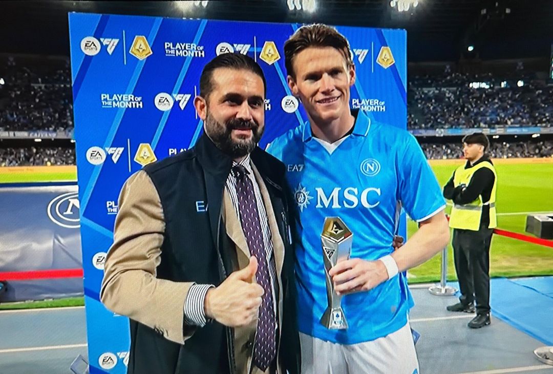 GALLERY Napoli-Genoa, McTominay è il giocatore del mese! La consegna del premio - immagine 9