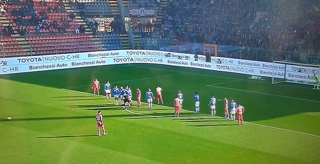 Gonzalo regala il derby alla Cremonese: quanti fumogeni e che Maran furioso…- immagine 2