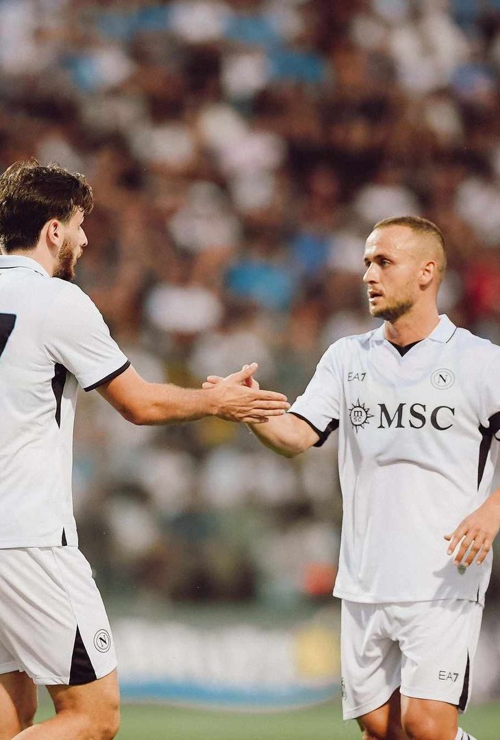 GALLERY Il poker del Napoli di Conte contro l’Egnatia: gli scatti più belli del match - immagine 15