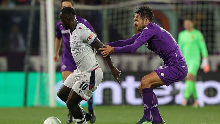 FLORENCE, ITALY - MAY 11: Jean-Kevin Augustin of FC Basel 1893 battles for the ball with Luca Ranieri of ACF Fiorentina during the UEFA Europa Conference League semi-final first leg match between ACF Fiorentina and FC Basel at Poznan Stadium on May 11, 2023 in Florence, Italy. (Photo by Gabriele Maltinti/Getty Images) VN – Fiorentina e Ranieri, la storia continua: è in arrivo il rinnovo - immagine 1