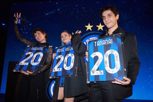 Milano, Italia - 20 maggio 2024: Madame, Rose Villain e Tananai, cantanti e tifosi dell'Inter. (Foto di Francesco Scaccianoce - Inter/Inter via Getty Images) Bologna-Inter, i tifosi VIP: quali personaggi famosi tifano per le due squadre?- immagine 2
