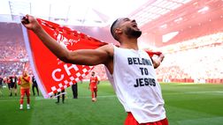 Beffa Gakpo, la maglia “alla Kaka” fa arrabbiare la FA: cosa rischia l’olandese