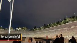 Roma, il meeting point dei tifosi ad Atene davanti allo Stadio Panathinaiko