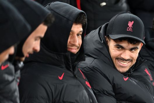 (Photo by Michael Regan/Getty Images) L’Everton poteva giocare i derby con un Luis Diaz in più: ma Benitez bloccò tutto…- immagine 2