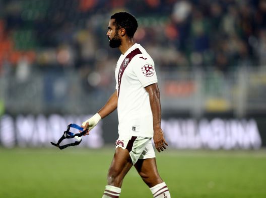 VENEZIA, ITALY - SEPTEMBER 27: Djidji of Torino during the Serie A match between Venezia FC and Torino FC at Stadio Pierluigi Penzo on September 27, 2021 in Venezia, Italy. (Photo by Maurizio Lagana/Getty Images)