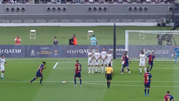 Ronaldinho non smette di stupire, perla su punizione nel Clásico Legends