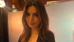 VIDEO/ Emily Ratajkowski bacia Stéphane Bak