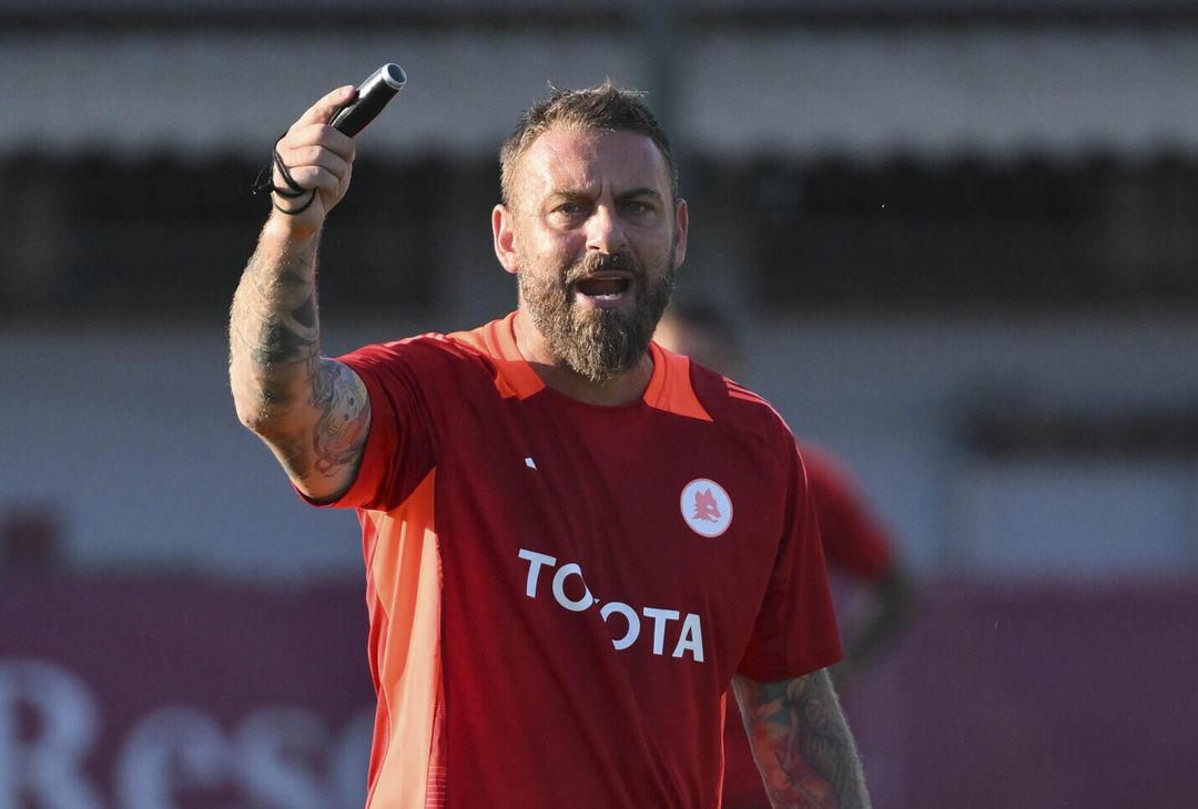 Roma, altro giorno di ritiro: l’allenamento di oggi a Trigoria – FOTO GALLERY - immagine 17