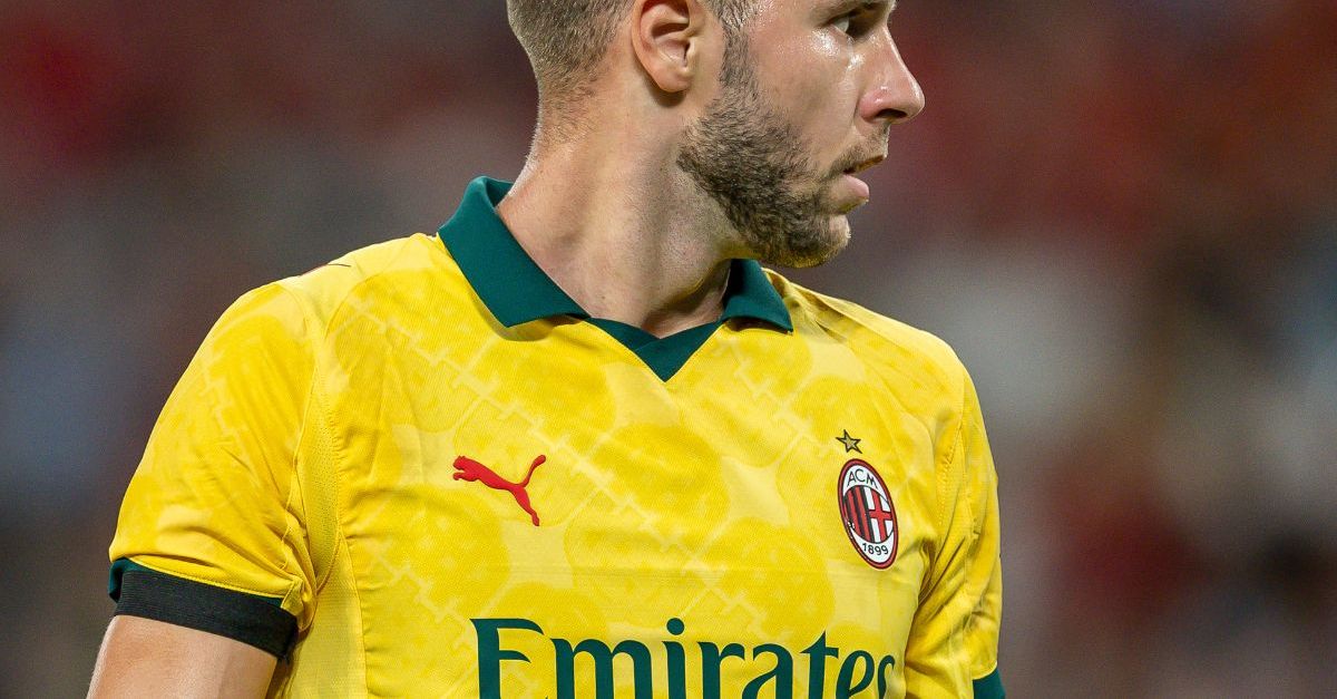 Milan, Allegri e la difesa a tre: un modo per esaltare Pavlovic? Milan, Allegri e la difesa a tre: un modo per esaltare Pavlovic?