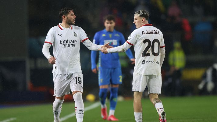 Theo Hernandez (difensore AC Milan), qui durante Empoli-Milan 0-2 (Serie A 2024-2025). Qui con Jimenez | News (Getty Images) Theo Hernandez AC Milan Empoli-Milan 0-2 Serie A 2024-2025 Jimenez
