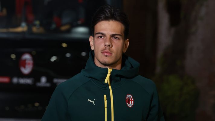 ROME, ITALY - DECEMBER 04: Ardon Jashari of AC Milan arrives before the Coppa Italia match between SS Lazio and AC Milan at Olimpico Stadium on December 04, 2025 in Rome, Italy. (Photo by Claudio Villa/AC Milan via Getty Images) Milan, Jashari ammette: “Il Napoli ha grandi qualità, c’è un errore da evitare” - immagine 1