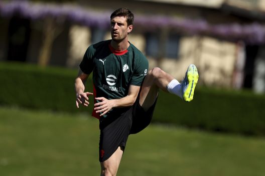 Gabbia pronto a tornare: Il difensore del Milan si è allenato in gruppo- immagine 2