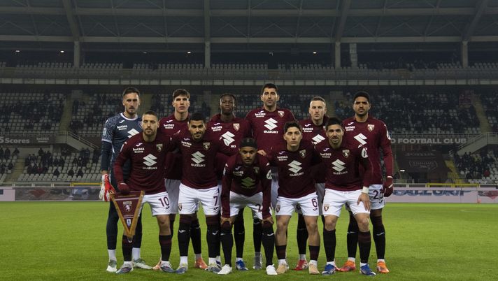 TURIN, ITALY - JANUARY 7: Torino FC starting eleven during the Serie A match between Torino FC and Udinese Calcio at Stadio Olimpico di Torino on January 7, 2026 in Turin, Italy. (Photo by Stefano Guidi - Torino FC/Torino FC 1906 via Getty Images) Le pagelle di Torino-Udinese 1-2: si salva Casadei, troppi errori da matita blu- immagine 2