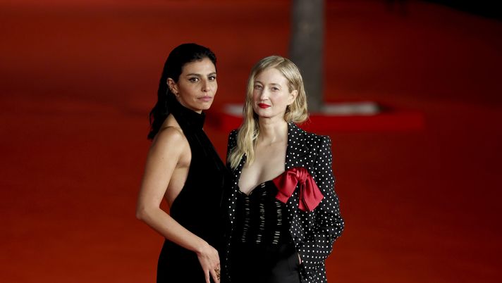 Il New York Times esalta L’Amica Geniale: “Nella top 10 della tv da amare” - immagine 1