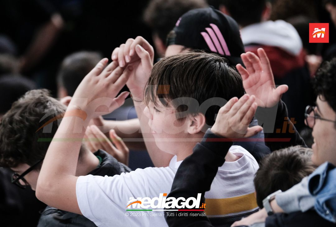 FOTO PALERMO, verso il Cagliari: la carica dei tifosi al “Barbera” (GALLERY) - immagine 20