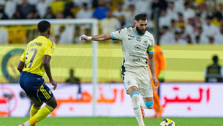 RIYADH, SAUDI ARABIA - OCTOBER 28: Karim Benzema of team Al-Ittihad FC during the King's Cup game between Al Nassr and Al Ittihad at King Saud University Stadium on October 28, 2025 in Riyadh, Saudi Arabia. (Photo by Abdullah Ahmed/Getty Images) L’Al-Ittihad di Conceiçao elimina Cristiano Ronaldo dalla Coppa Saudita: in gol l’ex Roma Aouar - immagine 1