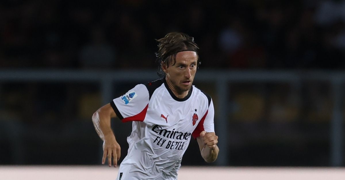 Milan, Modric esulta: spunta il commento di Leao | FOTO Milan, Modric esulta: spunta il commento di Leao | FOTO