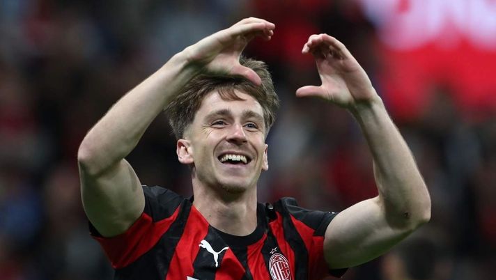 Milan, Saelemaekers: 'Con Allegri si lavora per vincere. Lui ti cambia la testa'