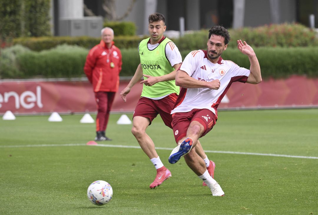 Trigoria, la seduta di allenamento in vista del Verona – FOTO GALLERY - immagine 8