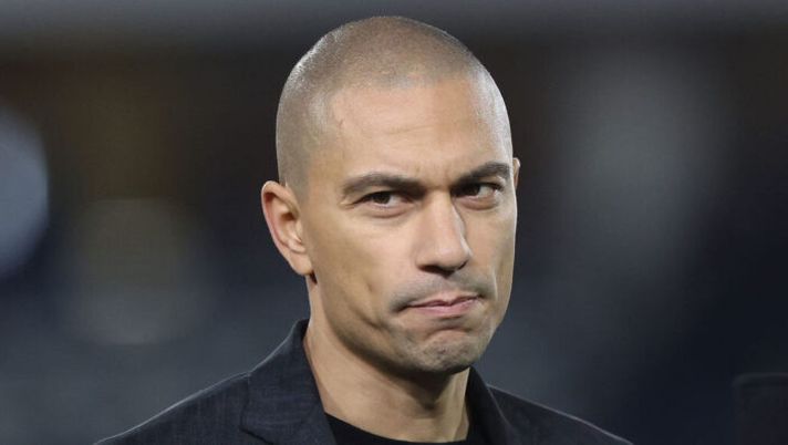 EMPOLI, ITALY - NOVEMBER 25: Gokan Inler of Udinese Calcio looks on during the Serie A match between Empoli and Udinese at Stadio Carlo Castellani on November 25, 2024 in Empoli, Italy. (Photo by Gabriele Maltinti/Getty Images) Arizala, salta l’operazione col Milan. Ma arriverà in Serie A: è alle firme con questo club - immagine 1