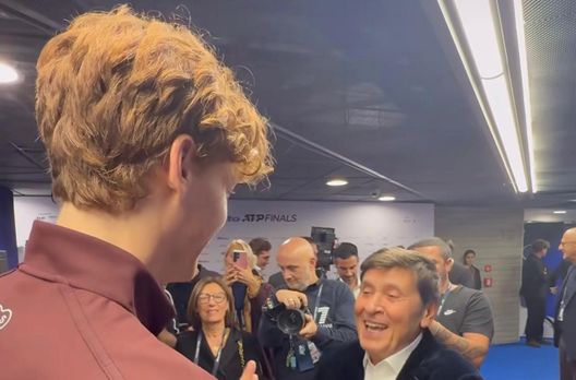 Retroscena tra Sinner e Morandi, il cantante si commuove: “Veramente? Hai ascoltato?” Retroscena tra Sinner e Morandi, il cantante si commuove: “Veramente? Hai ascoltato?” - immagine 1