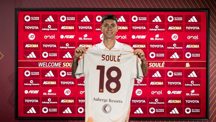 Getty Images Roma, ufficiale Soulé: indosserà il 18. Annunciata anche la seconda maglia - immagine 1