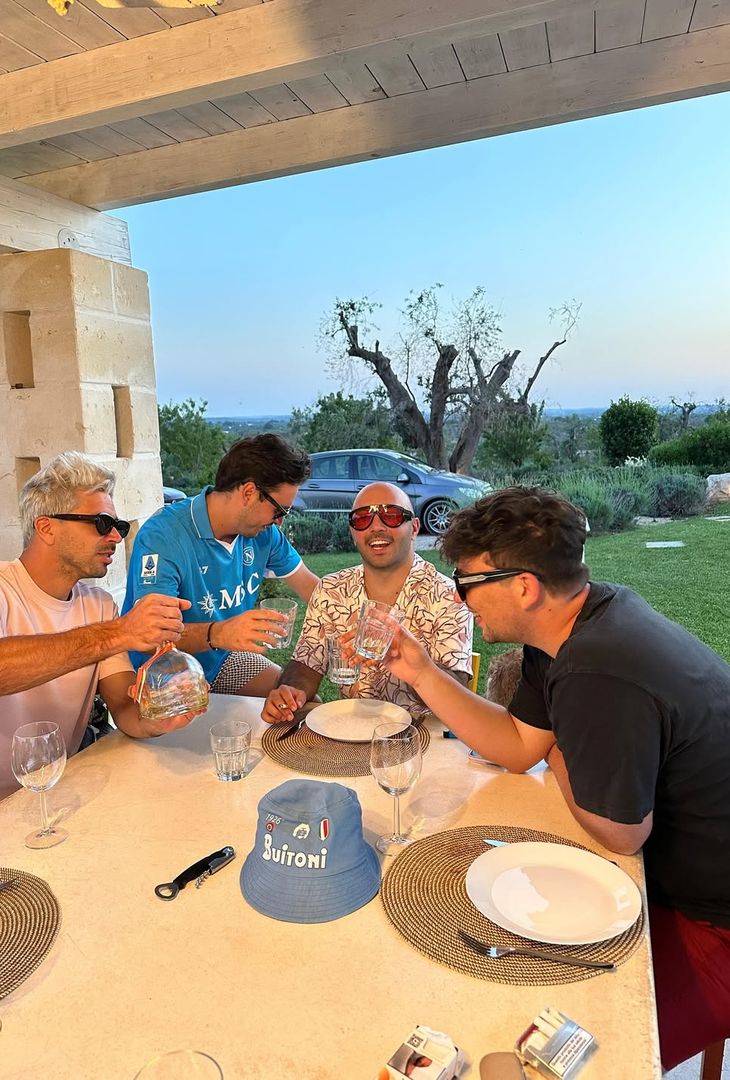 Simeone, nuovo look per le vacanze dopo lo Scudetto vinto - LA FOTOGALLERY