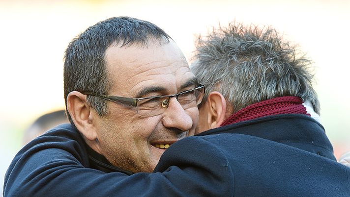 NAPLES, ITALY - DECEMBER 18: Napolis coach Maurizio Sarri greets FC Torino coach Sinisa Mihajlovic during the Serie A match between SSC Napoli and FC Torino at Stadio San Paolo on December 18, 2016 in Naples, Italy. (Photo by Francesco Pecoraro/Getty Images) Sarri Sinisa