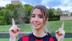 “Leao sta già surfando”: Milan, la canzone di Yeya per Rafa | VIDEO