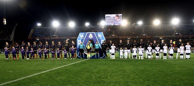 FOTO – Al Via del Mare in campo per Bove. Il messaggio sul maxischermo Maxischermo Lecce, Bove