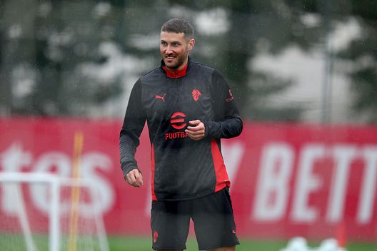 Santiago Gimenez oggi a Milanello (Photo by Giuseppe Cottini/AC Milan via Getty Images) Lunedì di lavoro a Milanello: in campo chi non ha giocato dall’inizio- immagine 6
