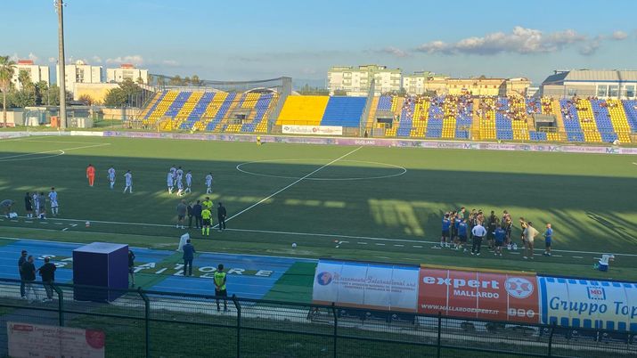 Derby di C: balzo in vetta della Salernitana, vittoria in trasferta a Giugliano derby giugliano salernitana