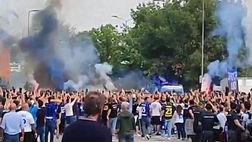 VIDEO / Ecco l’Inter, fumogeni e cori a San Siro