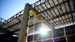 San Siro, ristrutturare costerebbe 700 mln: “Ora Inter e Milan si stanno scambiando…”