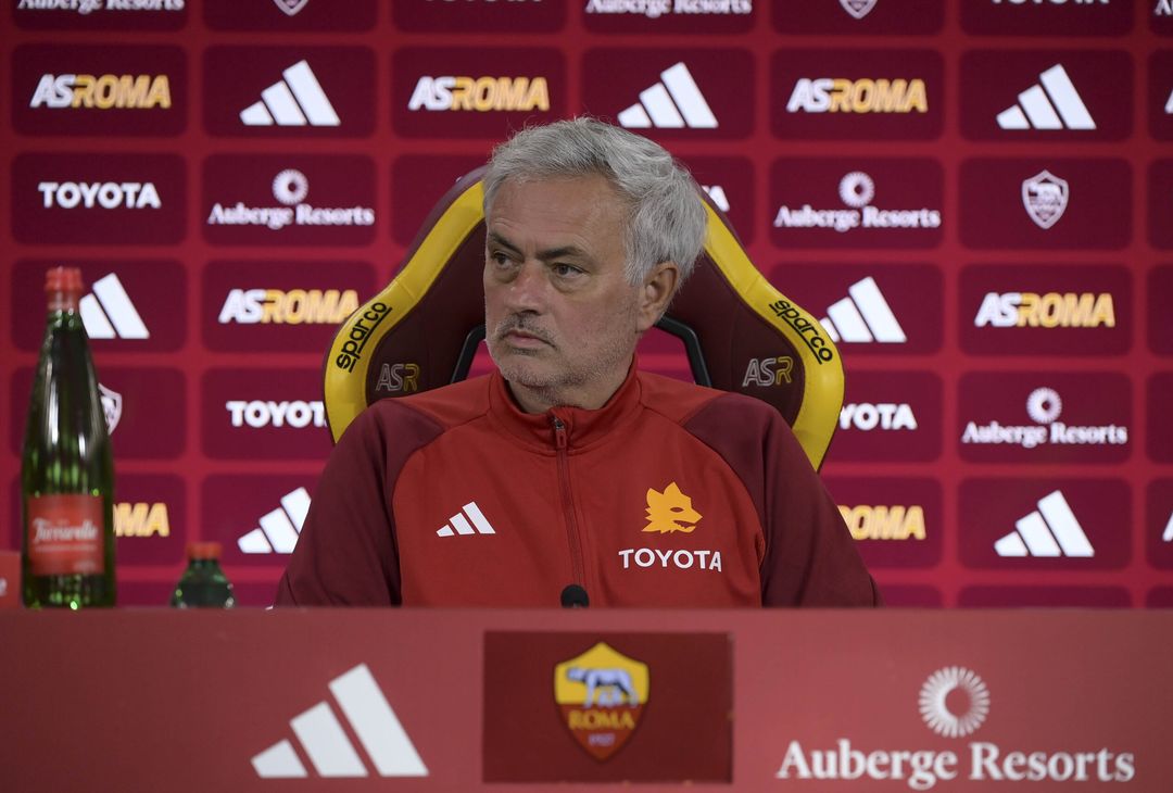 Roma, la conferenza stampa di Mourinho alla vigilia della Fiorentina – FOTO GALLERY - immagine 6