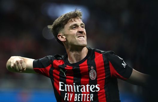 MILAN, ITALY - SEPTEMBER 28: Alexis Saelemaekers of AC Milan celebrates after scoring their team's first goalduring the Serie A match between AC Milan and SSC Napoli at Giuseppe Meazza Stadium on September 28, 2025 in Milan, Italy. (Photo by Marco Luzzani/Getty Images) Saelemaekers