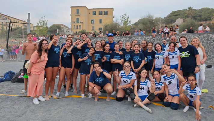Beach soccer gratis a Portici: l’estate è un assist del sindaco Cuomo! - immagine 1