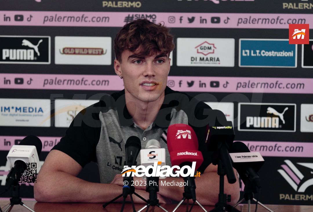 FOTO Ritiro Palermo, Desplanches si presenta in conferenza stampa (Gallery) - immagine 5