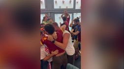 Lazio-Roma, Damiano David show a Barcellona: l’esultanza in un ostello