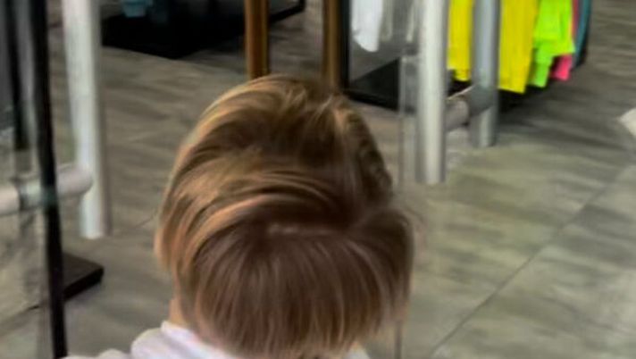 Bambino urla “Forza Roma” nel Lazio Store: video virale. E spunta il like di Paredes - immagine 1