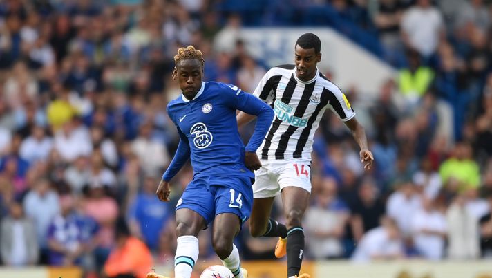 Dall’Inghilterra – Napoli ed Inter duellano per un difensore del Chelsea: i dettagli - immagine 1